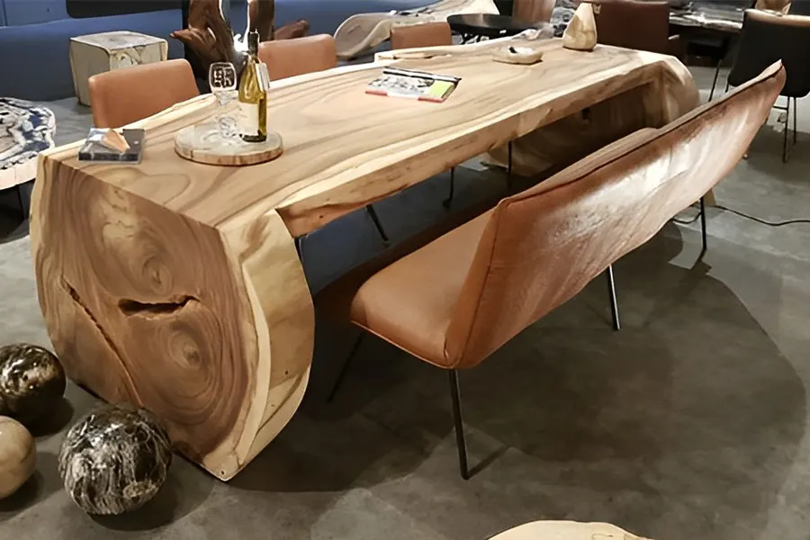 میز مطالعه ساخته شده با تنه درخت