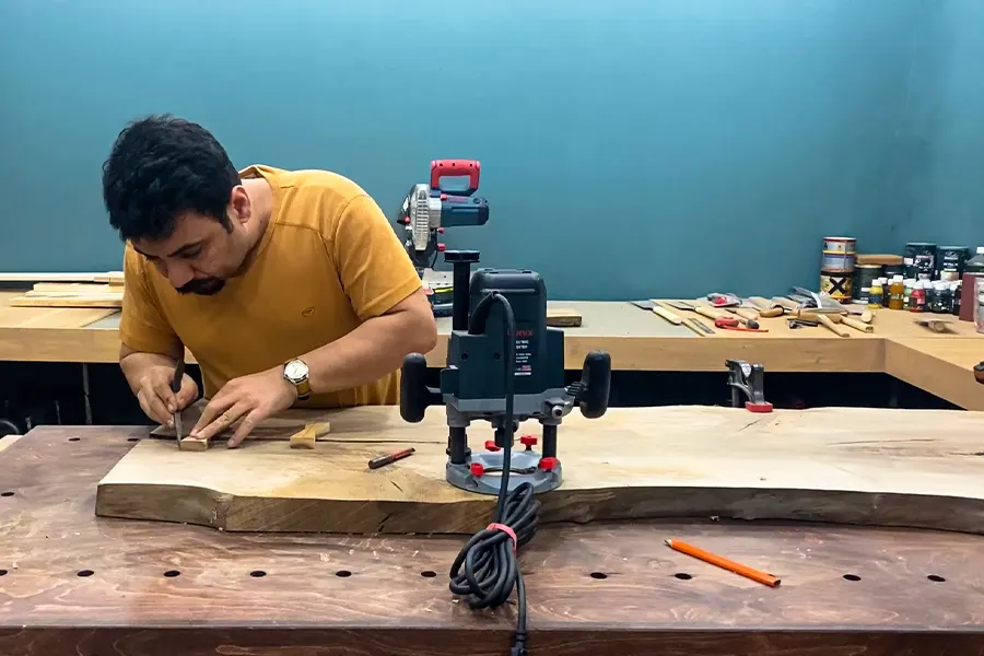 ابزارآلات ساخت میز چوبی